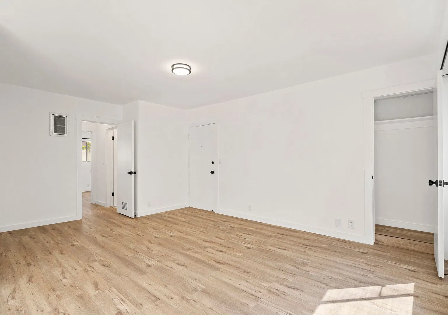 Lexington Ave - 11U (Clement) — Photo 2