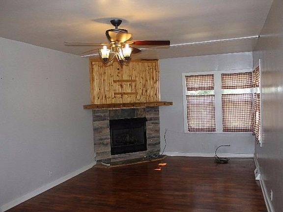4th image of 221 Pomeroy St