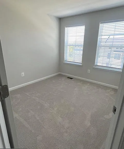 98 Extrovert Dr — Photo 21