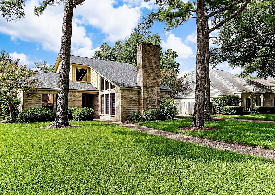 1st image of 10218 Great Plains Ln
