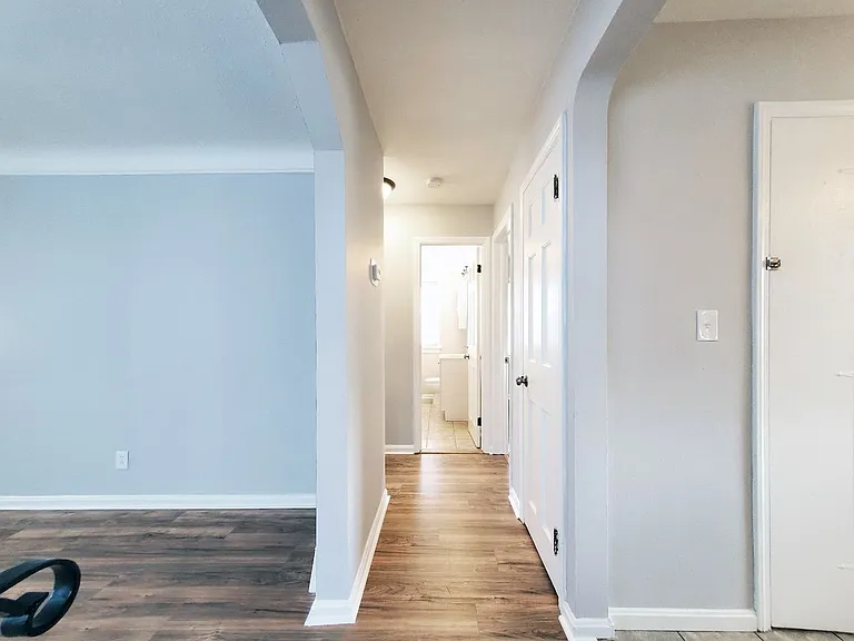 18512 Lewis Dr — Photo 7