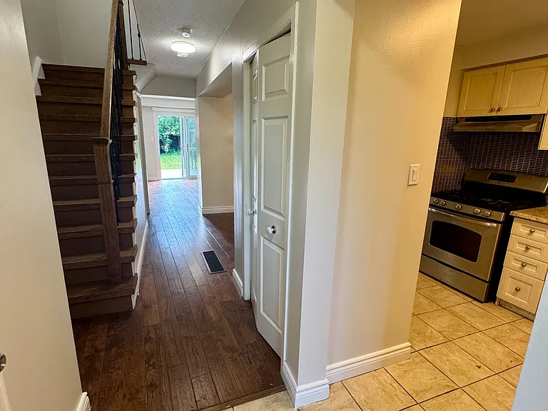 2720 Windjammer Rd — Photo 4