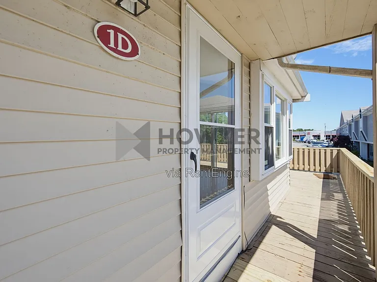 1029 Iyannough Rd #1D — Photo 16
