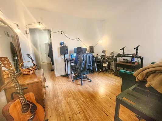 Rented by RELEASE NY | media 15