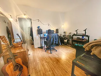 Rented by RELEASE NY