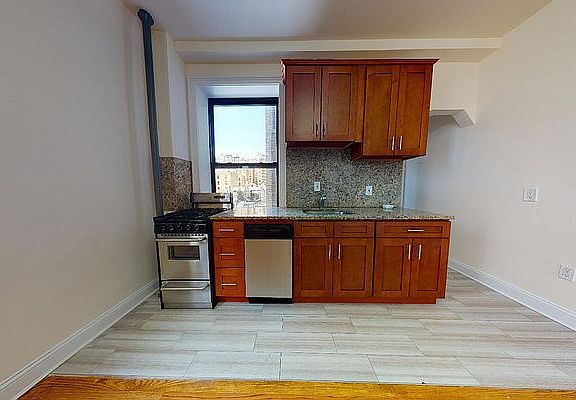 5th image of 324 W 84th St #73