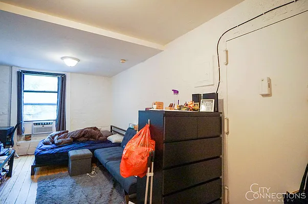 Rented by City Connections Realty | media 18