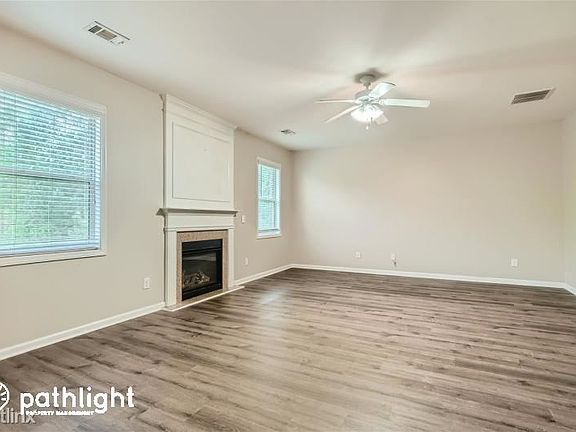 4th image of 1930 Windsor Creek Dr SW