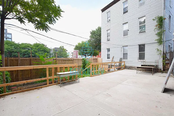 Rented by null | media 20