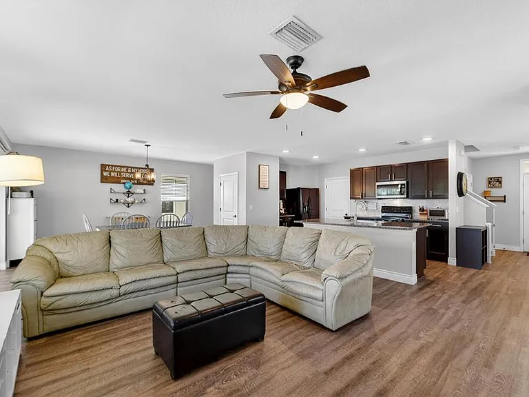 11176 Leland Groves Dr — Photo 23
