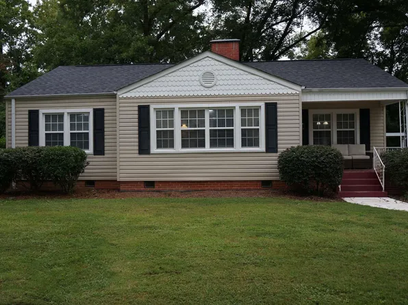 207 Anniston Dr, Sylacauga, AL 35150