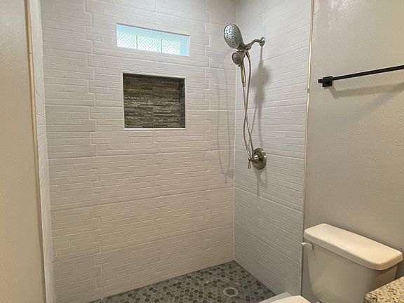 3rd image of 409 Arroyo Vista Ct Unit B