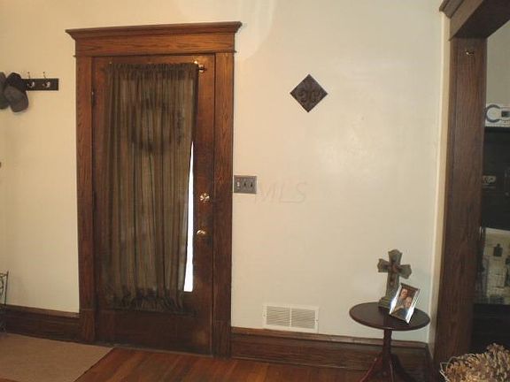 5th image of 208 N Cedar St