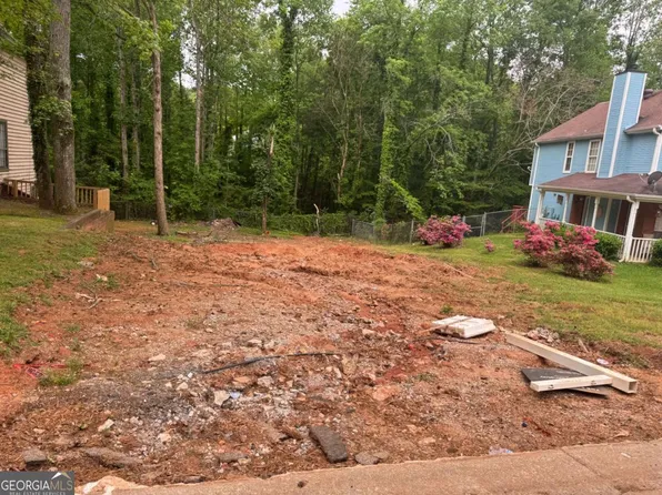 5083 Leland Dr, Stone Mountain, GA 30083