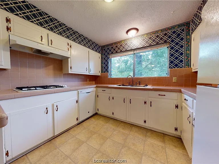 1217 Westover St — Photo 17