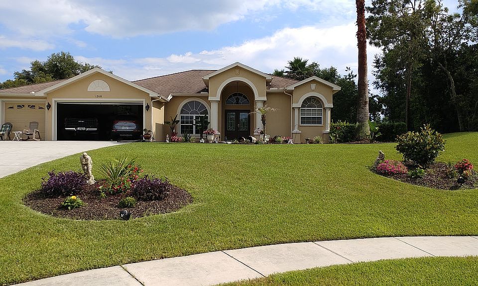 2 1/2 car garage