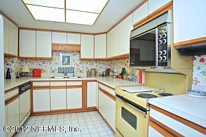 4th image of 2970 Saint Johns Ave #4C