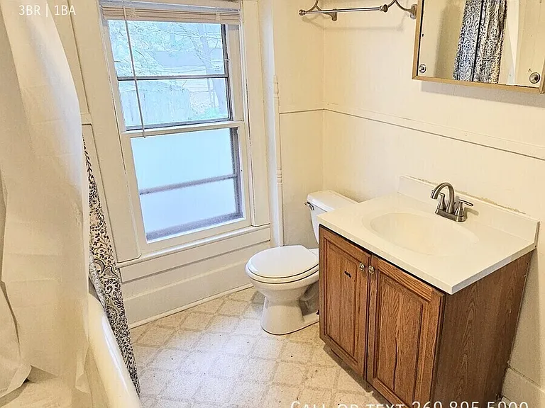 206 Oak St #2 — Photo 29