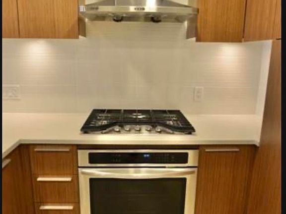 5th image of 6033 Gray Ave #212
