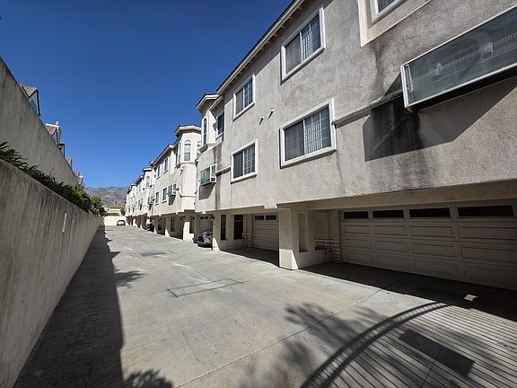 3rd image of 1117 Fairview Ave Unit B