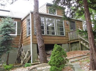 1 Beachdale Rd, Hampton Bays, NY 11946