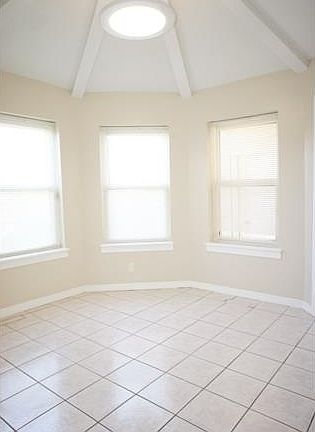 BRIGHT OPEN DINING AREA