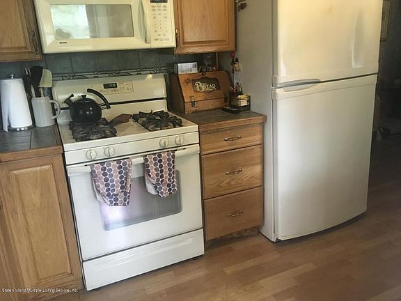 5th image of 257 Kissel Ave