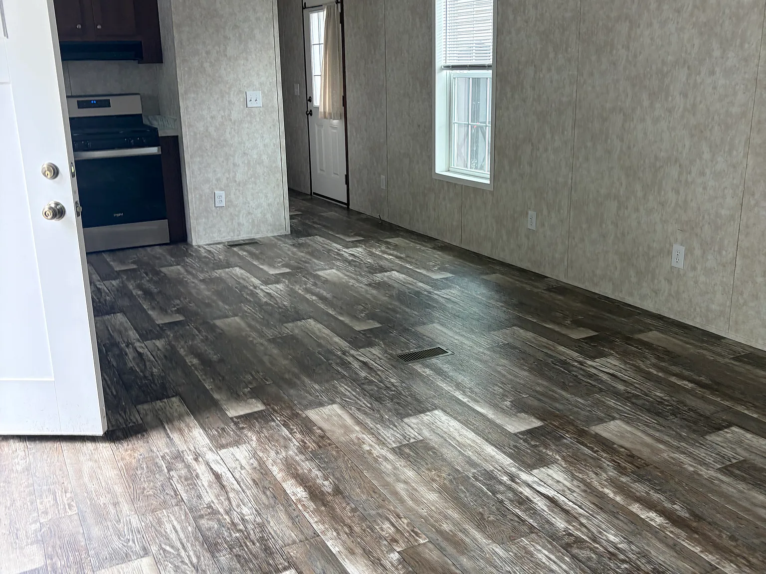 2 bed, $1,200 — Photo 3