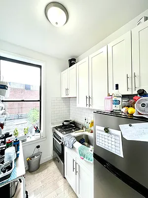 Rented by Pear NYC LLC | media 34