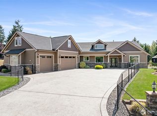 429 Cessna Ct E, Eatonville, WA 98328