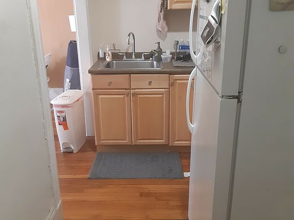 3rd image of 881 Huntington Ave #13