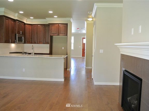 5th image of 2225 Mill Street NE