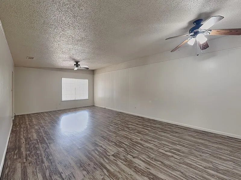 2 bed, 2.0 bath, 1493 sqft, $1,445 — Photo 2