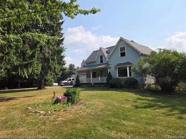 2715 Cash Rd, Applegate, MI 48401