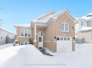 92 Wesley Ave, Wasaga Beach, ON L9Z 0B9