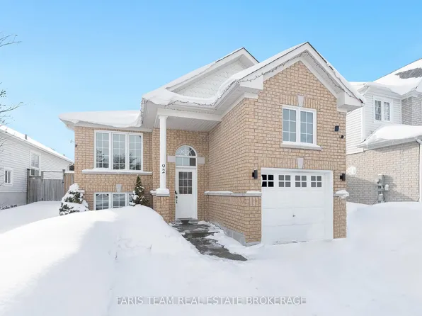 92 Wesley Ave, Wasaga Beach, ON L9Z 0B9
