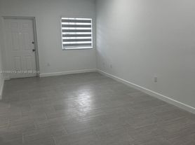 2930 SE 12th Rd