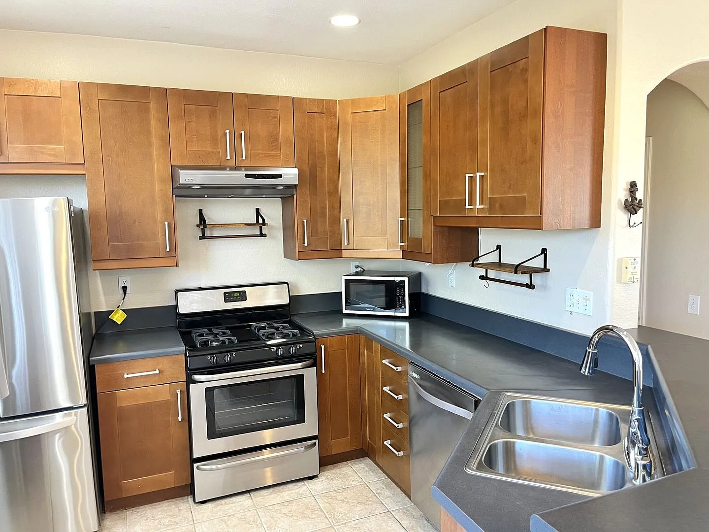 Scripps Ranch 2BR 2.5 BA + Loft, House-Stainless Kitchen- Open/Split Plan-A/C-Ceiling Fans-Firepl... — Photo 4