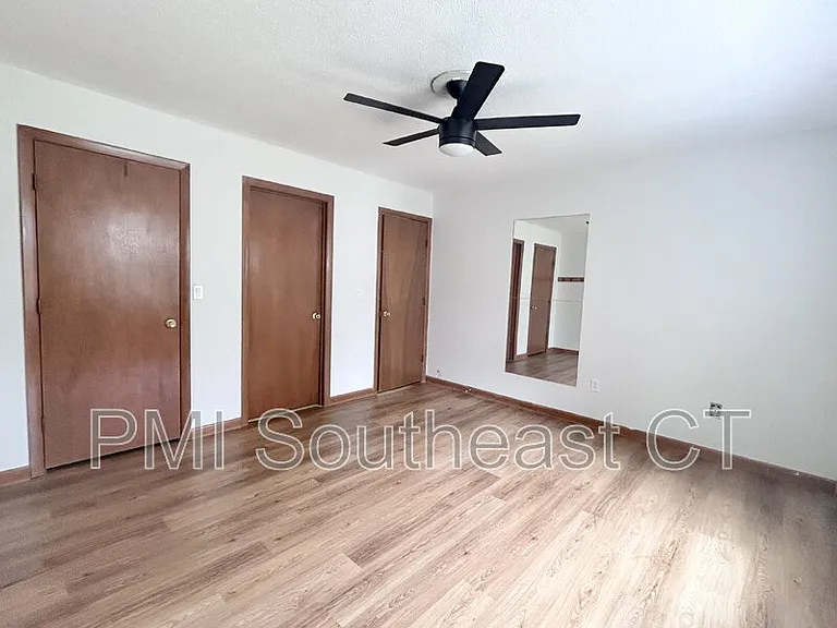 55 Hedge Ave — Photo 9