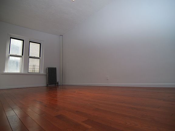 5th image of 352 W 115th St APT 4E