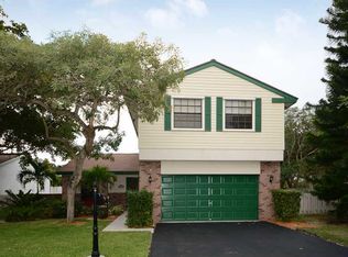 13951 Oaklawn Pl, Davie, FL 33325