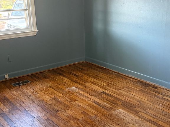 5th image of 708 Springfield Rd