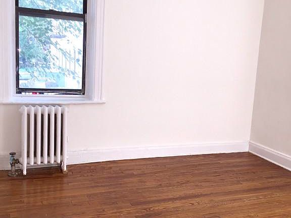 4th image of 4141 44th St #1M