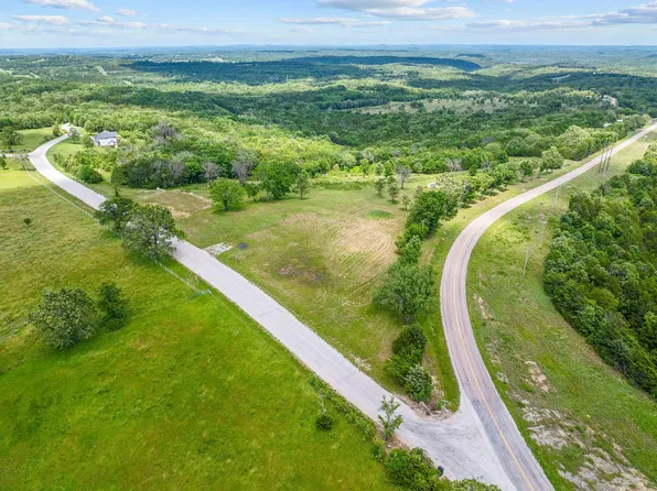 110 Stagecoach Road, Kirbyville, MO 65679