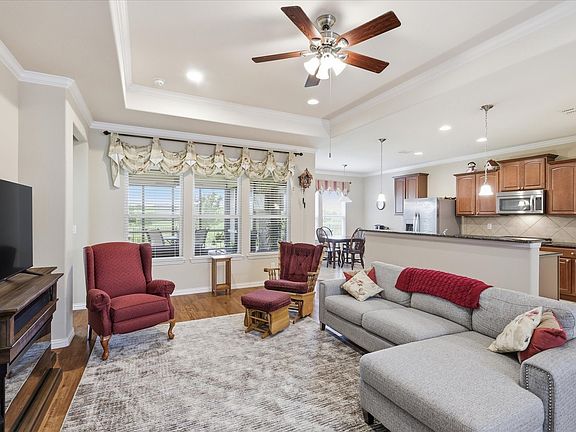 3rd image of 349 Balboa Ct