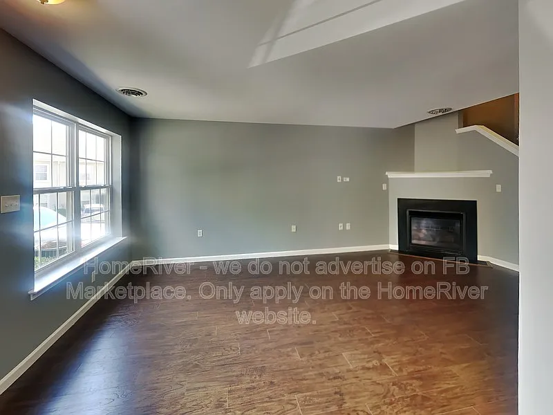 2 bed, 1.5 bath, 1877 sqft, $1,750 — Photo 4