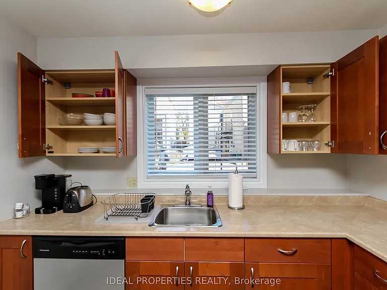 276 Carruthers Ave #A — Photo 10