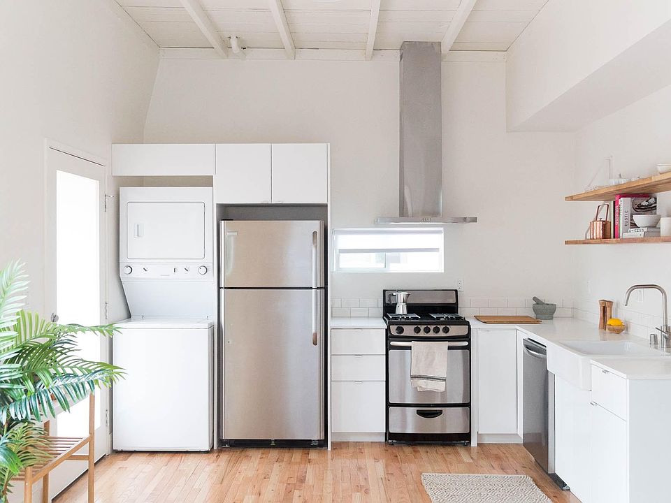 1st image of 655 S Mathews St #655