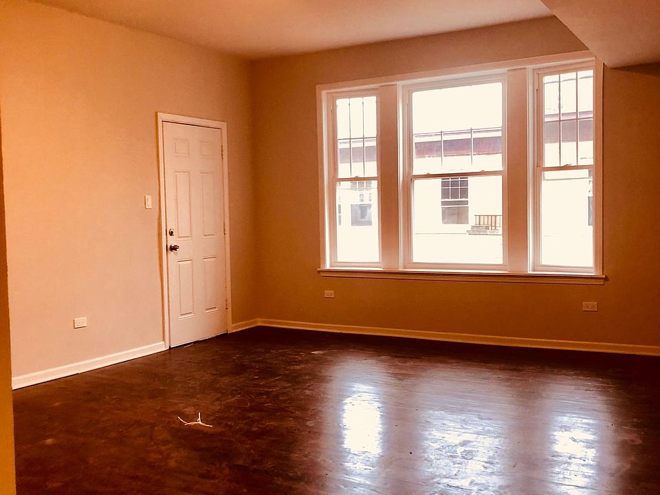 1st image of 4626 S Lake Park Ave APT 1E