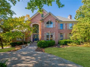 1095 Saint Mellion Dr, Presto, PA 15142